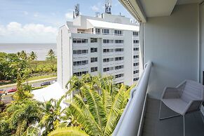 Cairns Harbourside Hotel