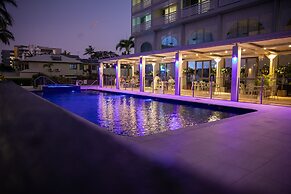 Cairns Harbourside Hotel