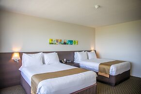 Cairns Harbourside Hotel