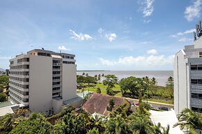 Cairns Harbourside Hotel