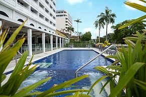 Cairns Harbourside Hotel