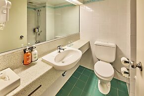 Cairns Harbourside Hotel