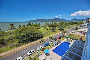 Cairns Harbourside Hotel
