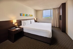 Cairns Harbourside Hotel