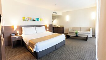 Cairns Harbourside Hotel