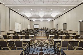 Embassy Suites by Hilton Alexandria Old Town