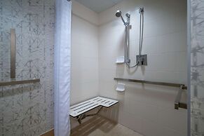 Embassy Suites by Hilton Alexandria Old Town