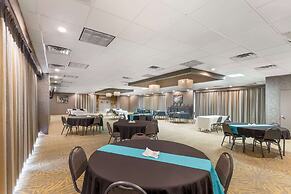 Best Western Plus Landing View Inn & Suites