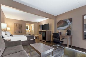 Best Western Plus Landing View Inn & Suites