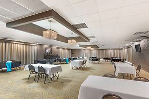 Best Western Plus Landing View Inn & Suites