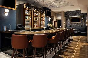 The Talbott, Autograph Collection
