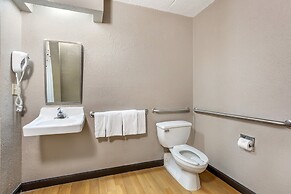 Red Roof Inn Tinton Falls - Jersey Shore