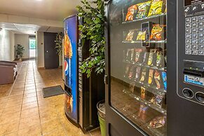 Econo Lodge Inn & Suites