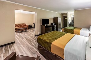 Econo Lodge Inn & Suites