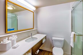 Hampton Inn Boston - Norwood
