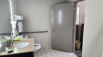 Days Inn by Wyndham Seguin TX