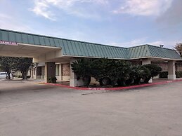 Days Inn by Wyndham Seguin TX