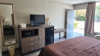 Days Inn by Wyndham Seguin TX
