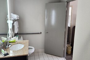 Days Inn by Wyndham Seguin TX