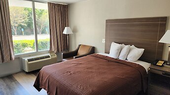 Days Inn by Wyndham Seguin TX