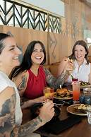 Delta Hotels by Marriott Victoria Ocean Pointe Resort