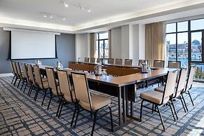 Delta Hotels by Marriott Victoria Ocean Pointe Resort