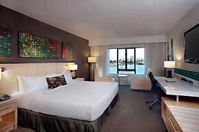 Delta Hotels by Marriott Victoria Ocean Pointe Resort