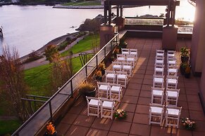 Delta Hotels by Marriott Victoria Ocean Pointe Resort