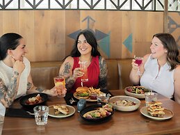 Delta Hotels by Marriott Victoria Ocean Pointe Resort