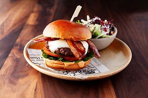 Delta Hotels by Marriott Victoria Ocean Pointe Resort