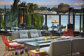 Delta Hotels by Marriott Victoria Ocean Pointe Resort