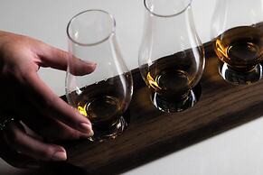 Delta Hotels by Marriott Victoria Ocean Pointe Resort