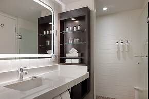 Delta Hotels by Marriott Victoria Ocean Pointe Resort