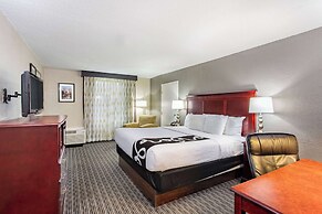 La Quinta Inn & Suites by Wyndham Indianapolis South