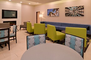 La Quinta Inn & Suites by Wyndham Indianapolis South