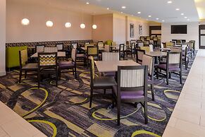 La Quinta Inn & Suites by Wyndham Indianapolis South