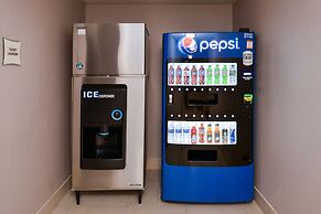 La Quinta Inn & Suites by Wyndham Indianapolis South