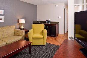 La Quinta Inn & Suites by Wyndham Indianapolis South