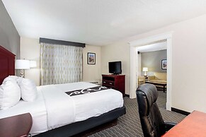 La Quinta Inn & Suites by Wyndham Indianapolis South