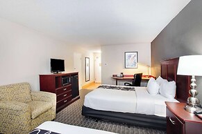 La Quinta Inn & Suites by Wyndham Indianapolis South