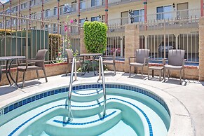 Days Inn by Wyndham Los Angeles LAX/Redondo/Manhattan Beach