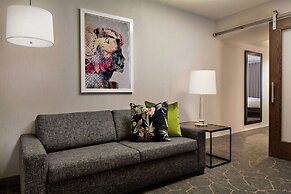 DoubleTree by Hilton Fairfield Hotel & Suites