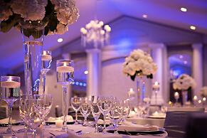 DoubleTree by Hilton Fairfield Hotel & Suites