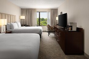 DoubleTree by Hilton Fairfield Hotel & Suites
