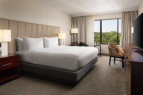 DoubleTree by Hilton Fairfield Hotel & Suites