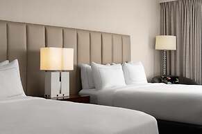 DoubleTree by Hilton Fairfield Hotel & Suites