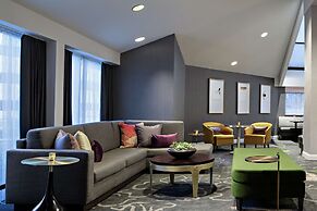 DoubleTree by Hilton Fairfield Hotel & Suites