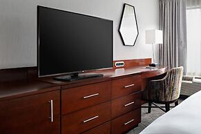 DoubleTree by Hilton Fairfield Hotel & Suites