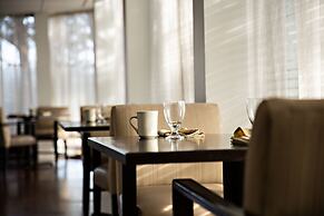 DoubleTree by Hilton Fairfield Hotel & Suites