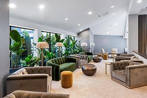 DoubleTree by Hilton Fairfield Hotel & Suites